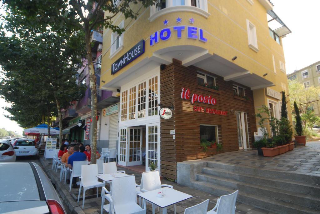 Hotel Town House Tirana Exterior foto